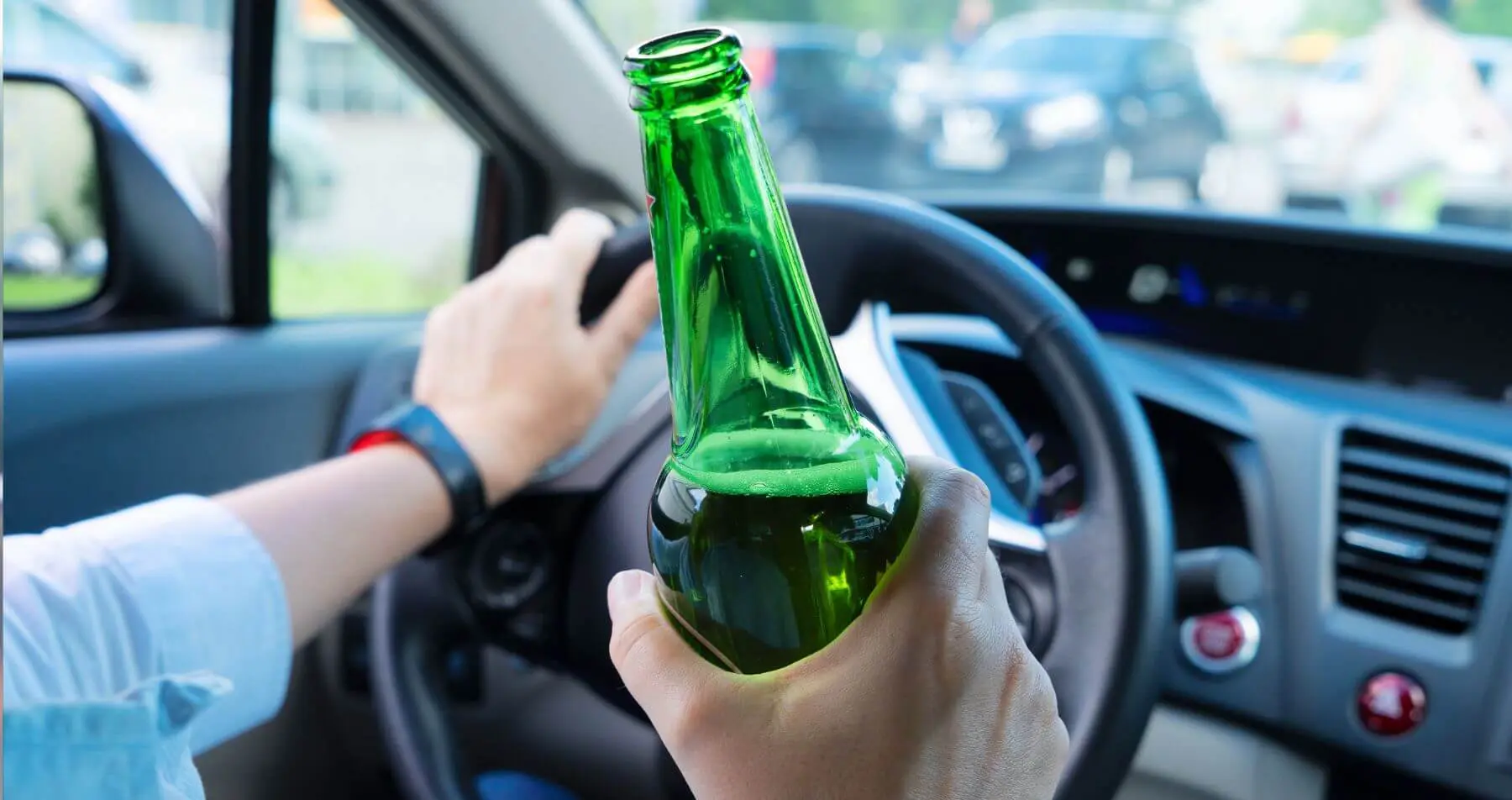 BEBER E DIRIGIR PODE LEVAR INFRATOR FLAGRADO A PERDER CNH E PAGAR ATÉ 30 MIL