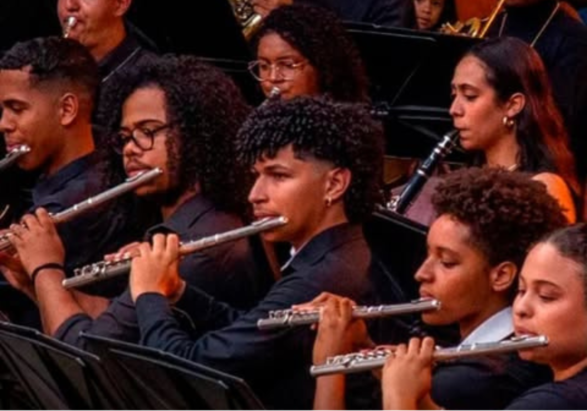 ORQUESTRA NEOJIBA ENCERRA TURNÊ PELA CHINA COM UM FLAUTISTA DE DIAS D'ÁVILA ENTRE OS MÚSICOS